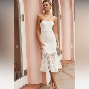 NWT: SELFIE LESLIE: ZOEY LACE OVERLAY FLOUNCE HEM MIDI DRESS WHITE